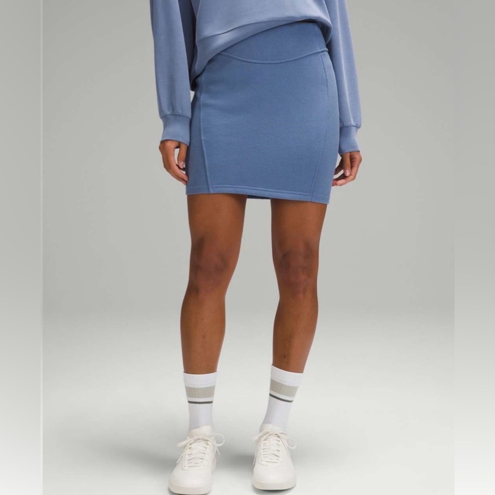 Lululemon Scuba HR Mini Skirt in Oasis Blue Size M NWT